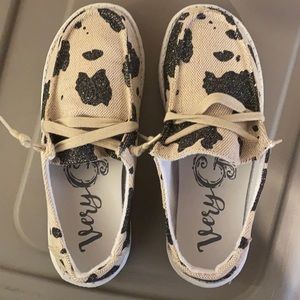Women’s Size 7 Very G Shoes Cow Print Glitter